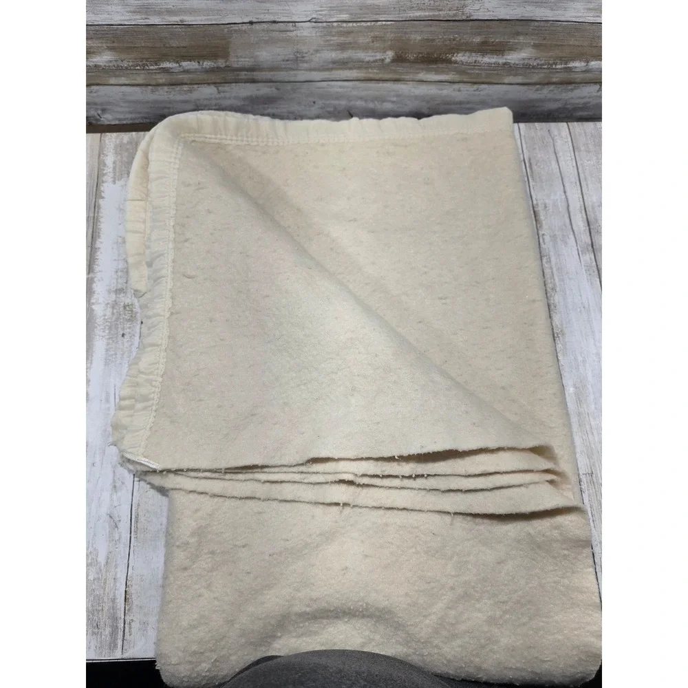 Vintage Cream Blanket Satin Trim Edge Off White 66x93 Heavy Weight Warm
